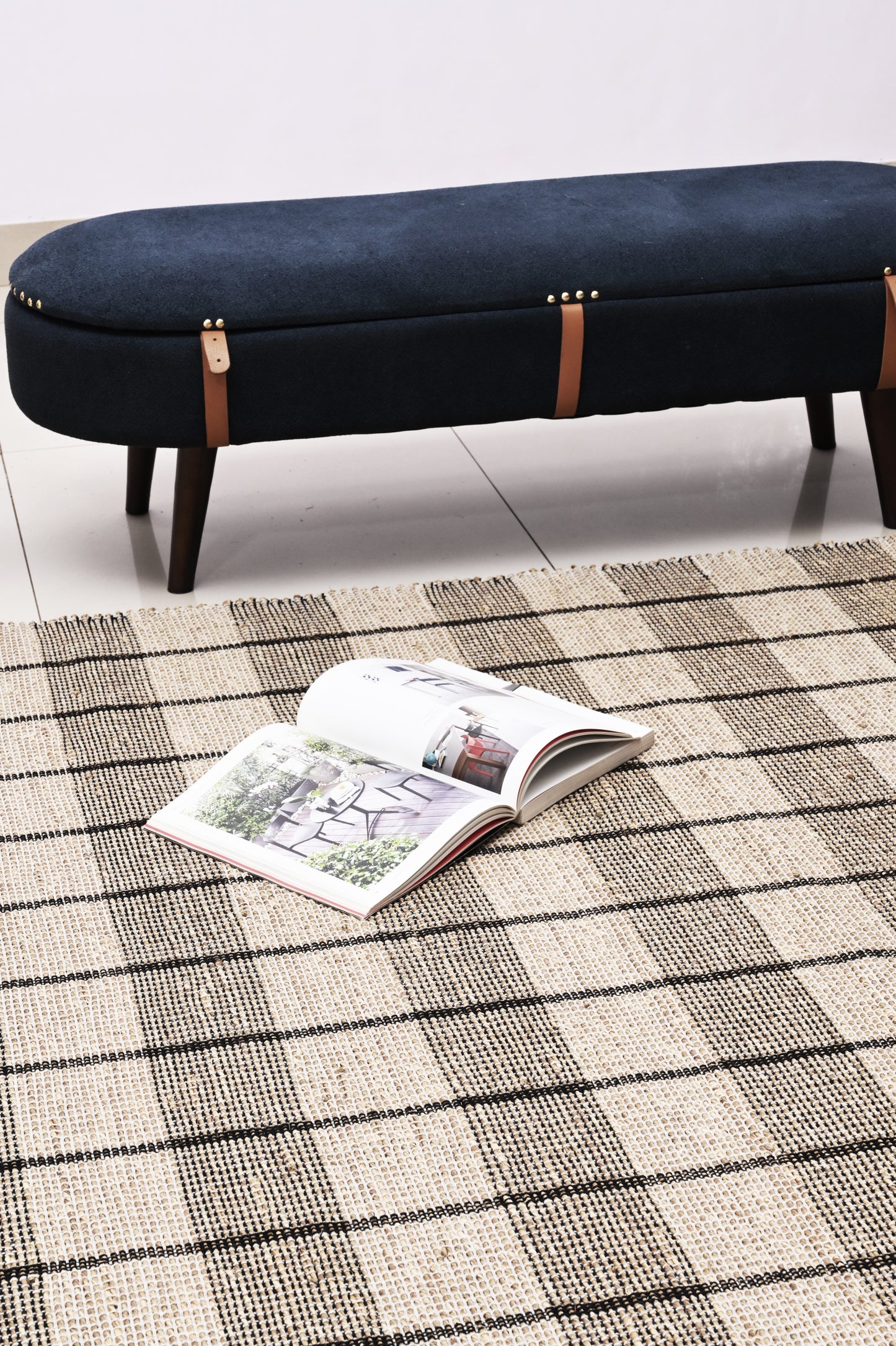 Seagrass Checkered Rug – Hemmed Edge