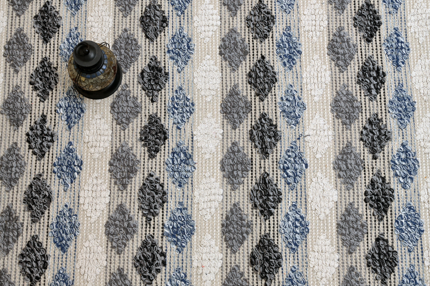 Alfombra de Algodón con Patrón de Diamante – Borde y Flecos