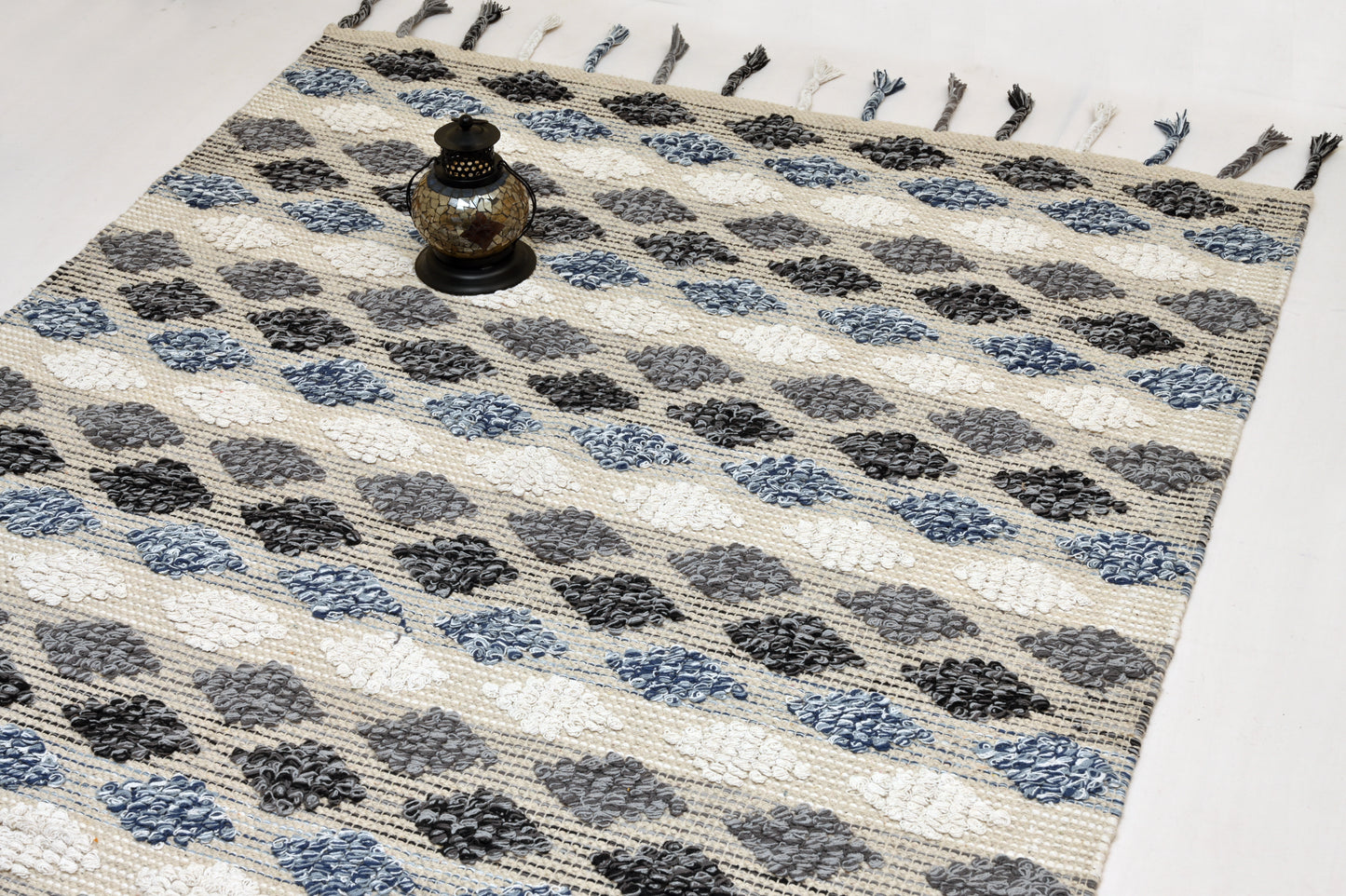 Alfombra de Algodón con Patrón de Diamante – Borde y Flecos