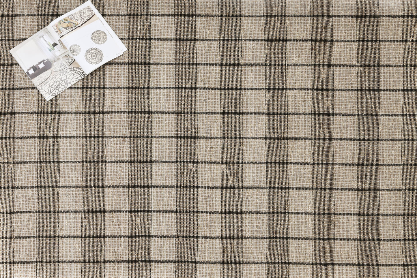 Seagrass Checkered Rug – Hemmed Edge