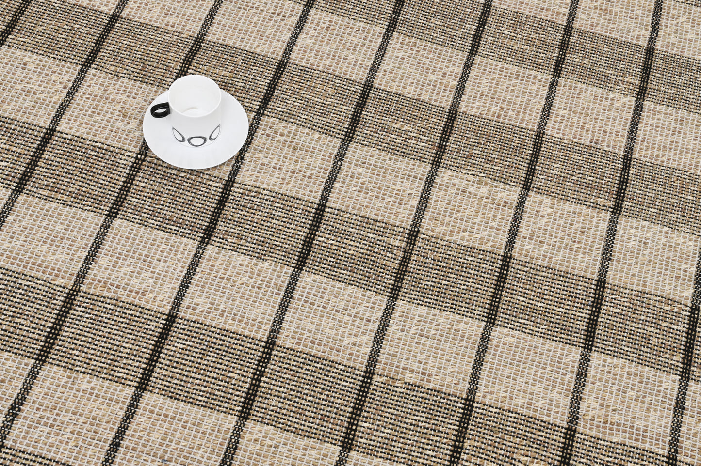 Seagrass Checkered Rug – Hemmed Edge