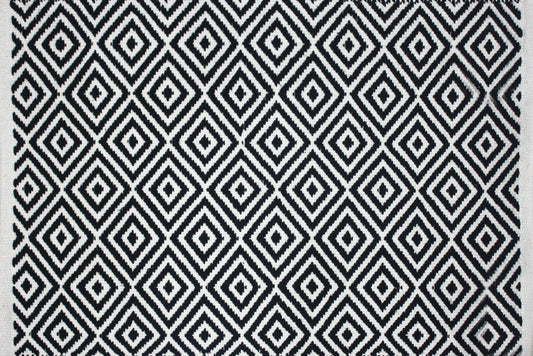 Alfombra de Algodón con Patrón de Diamante – Borde Acabado