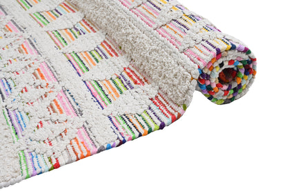 Alfombra de Algodón con Diseño de Diamantes – Borde Doblado con Borlas