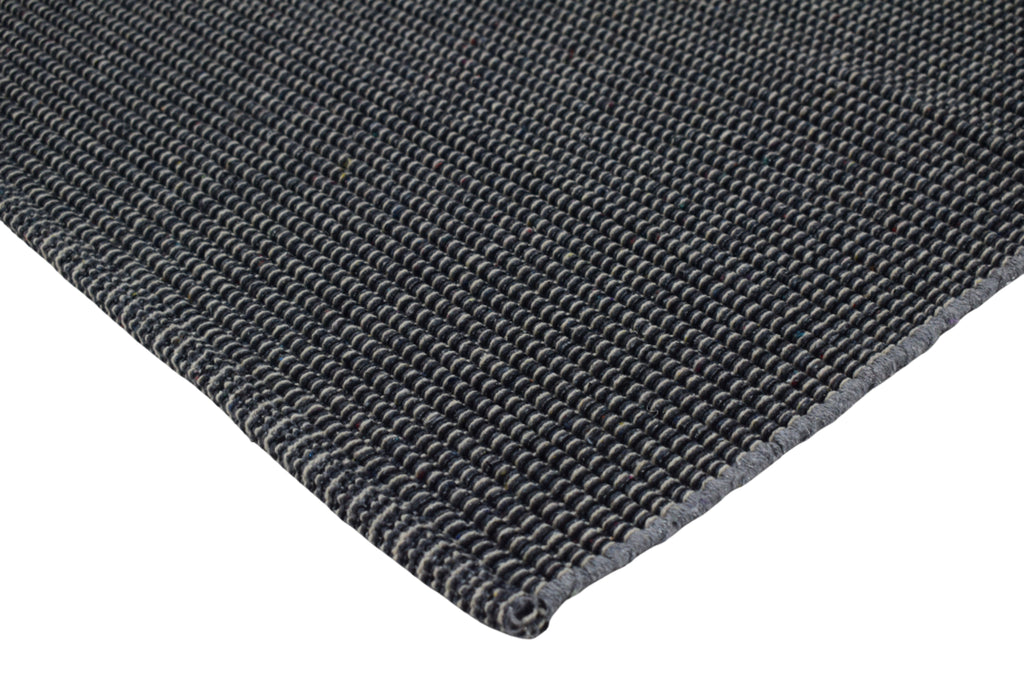 Alfombra de Playa Tejida a Mano Stormy Stone en Gris Oscuro