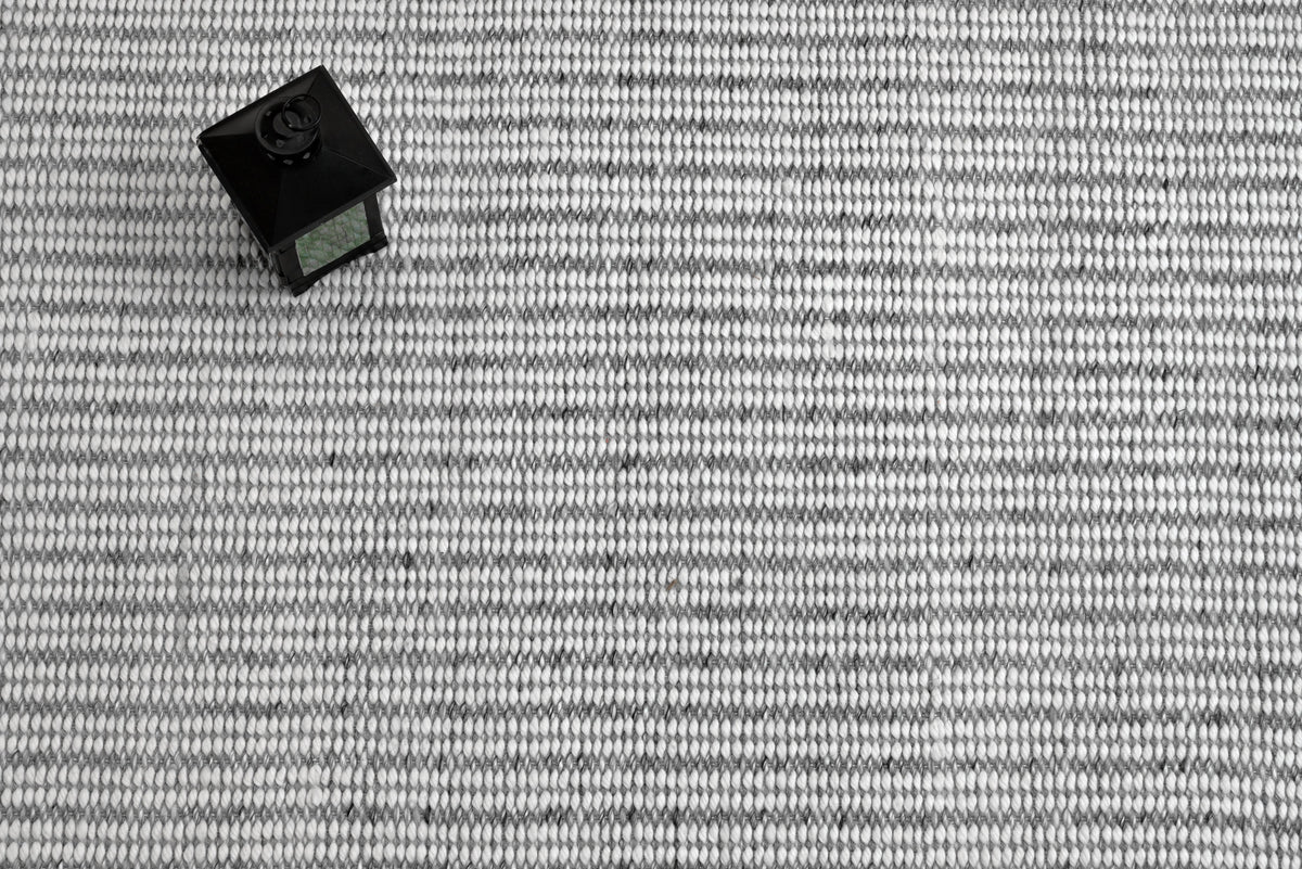 Alfombra de hilo PET IC14236 gris plateado rectangular