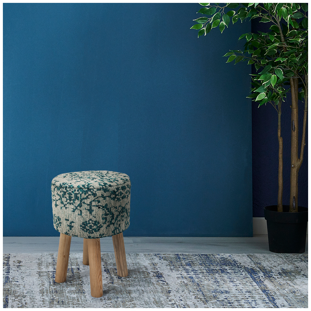 Taburete Jacquard Turquesa Tejido a Mano con Patas de Madera
