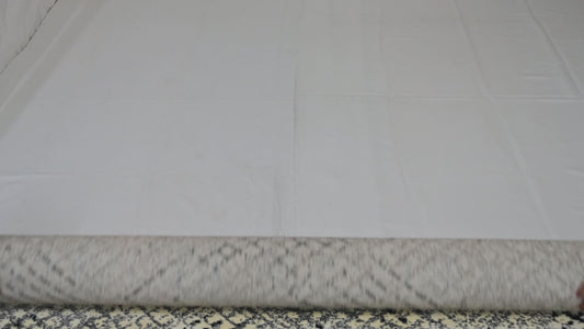 Alfombra Moderna con Patrón de Diamantes – Negro y Beige